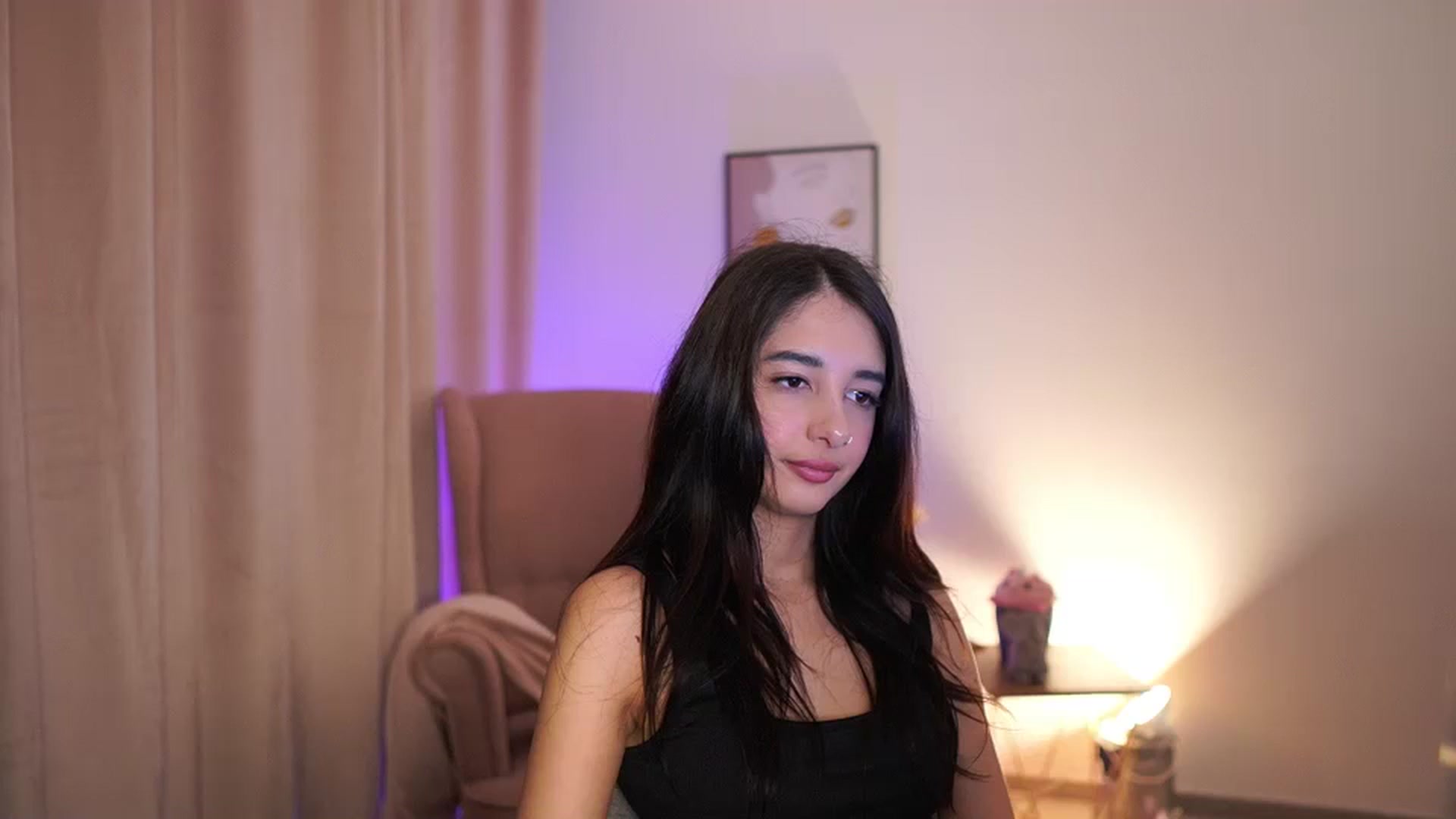 Gallery image thumbnail from Jacky__smith's myfreecams stream on, 04/20/2025, 09:53 image 1 of 20