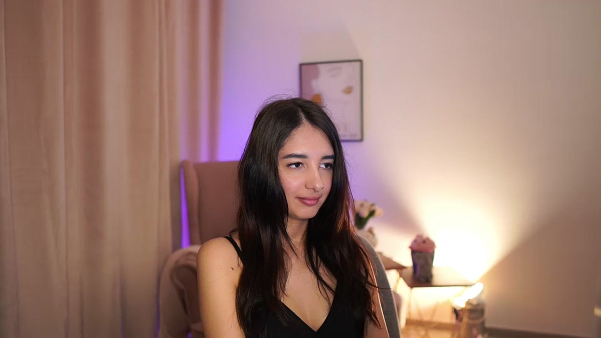 Gallery image thumbnail from Jacky__smith's myfreecams stream on, 04/20/2025, 09:53 image 9 of 20