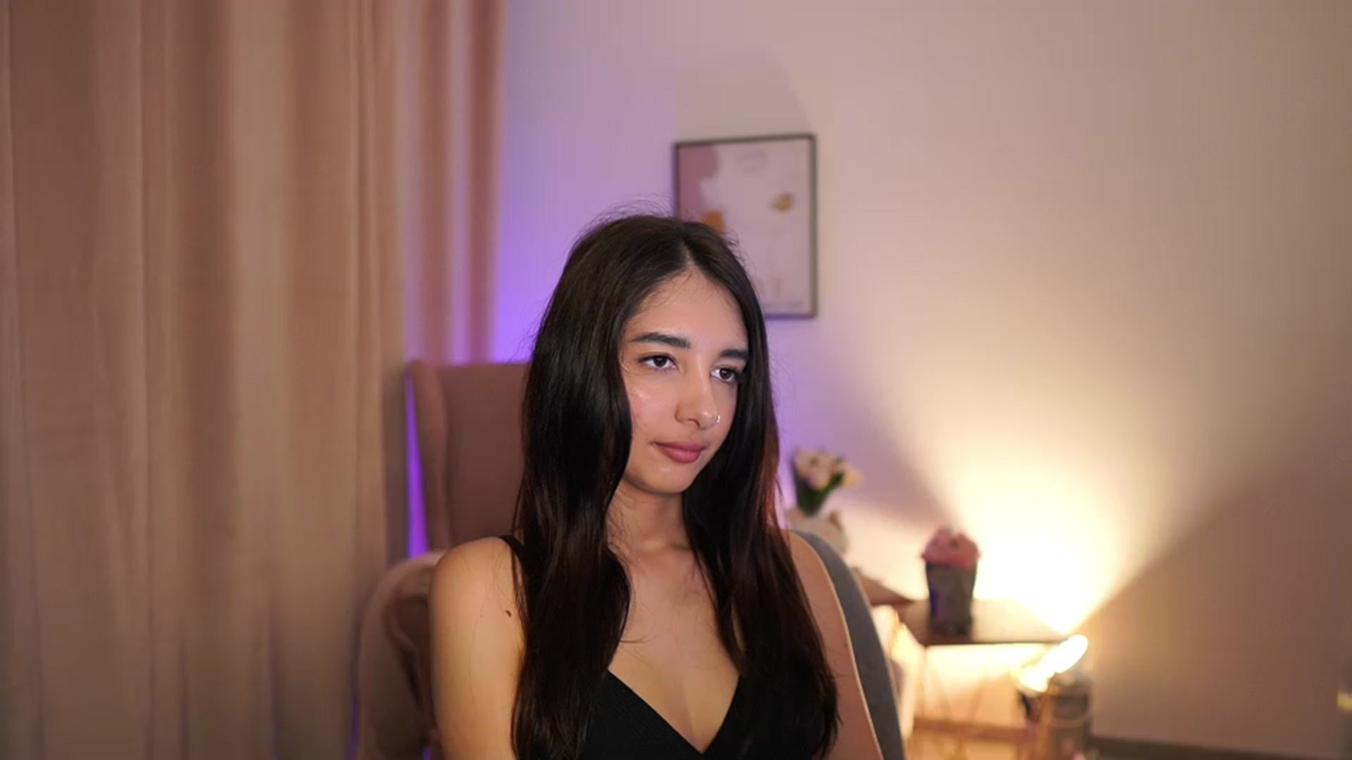 Gallery image thumbnail from Jacky__smith's myfreecams stream on, 04/20/2025, 09:53 image 13 of 20