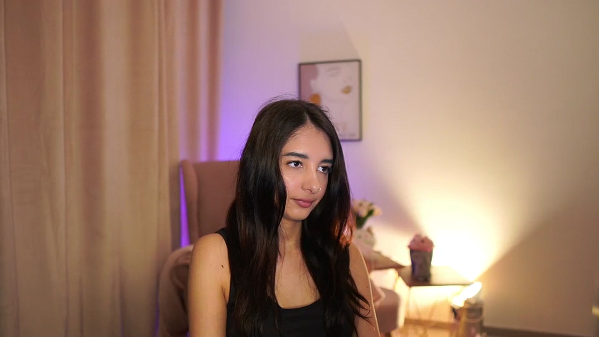 Gallery image thumbnail from Jacky__smith's myfreecams stream on, 04/20/2025, 09:53 image 18 of 20