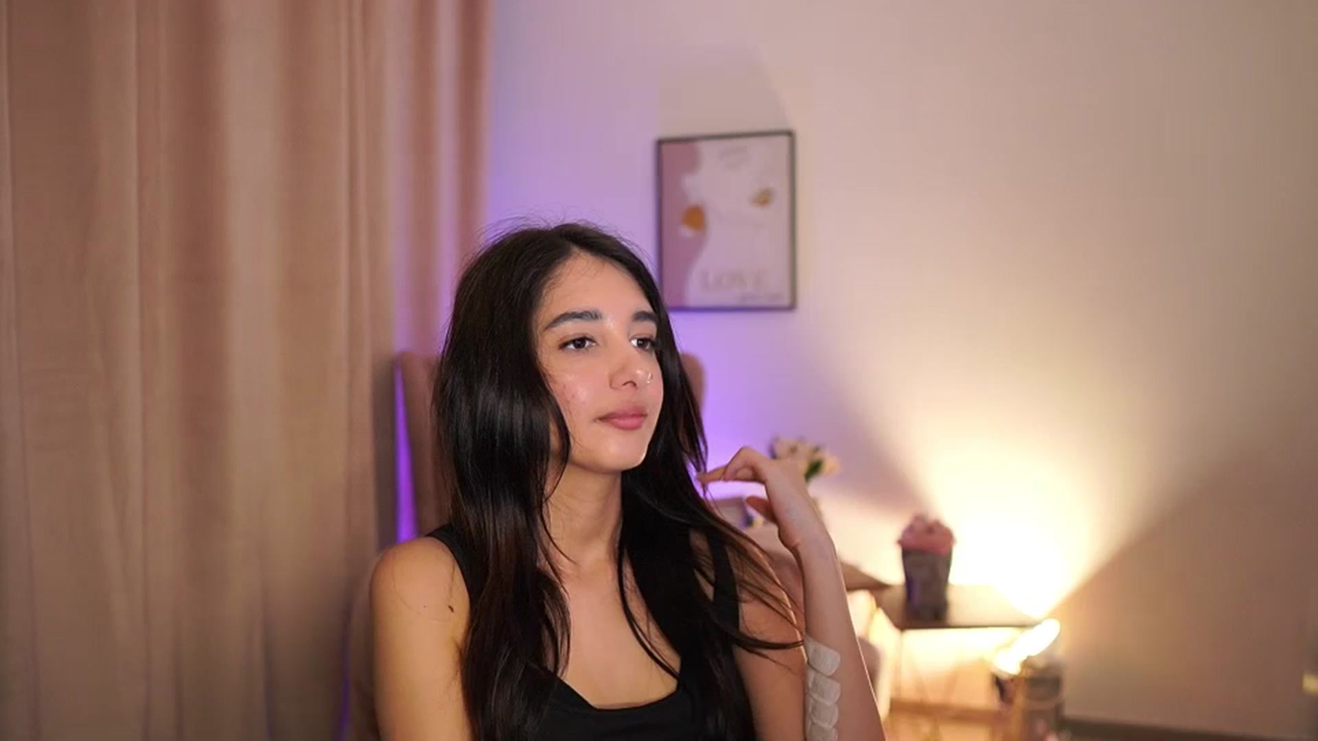 Gallery image thumbnail from Jacky__smith's myfreecams stream on, 04/20/2025, 11:49 image 1 of 20