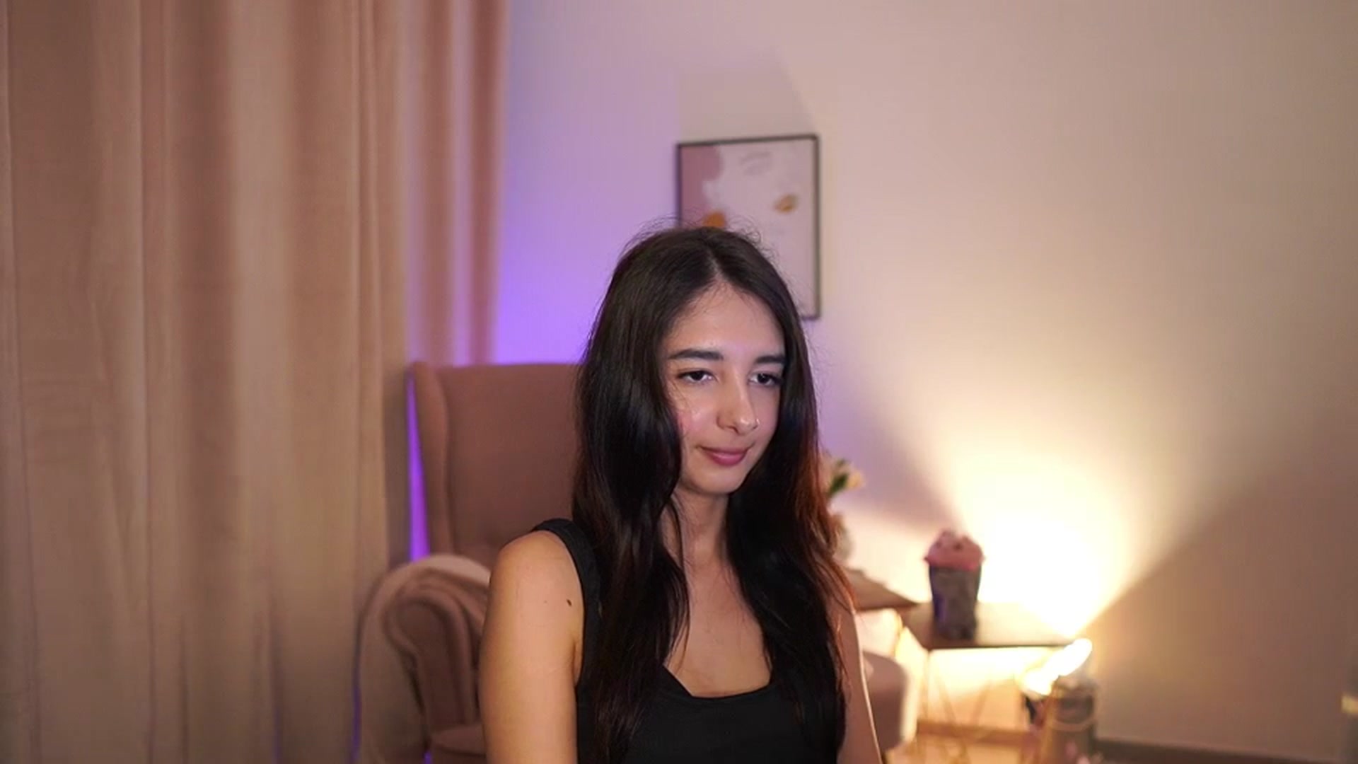 Gallery image thumbnail from Jacky__smith's myfreecams stream on, 04/20/2025, 11:49 image 8 of 20