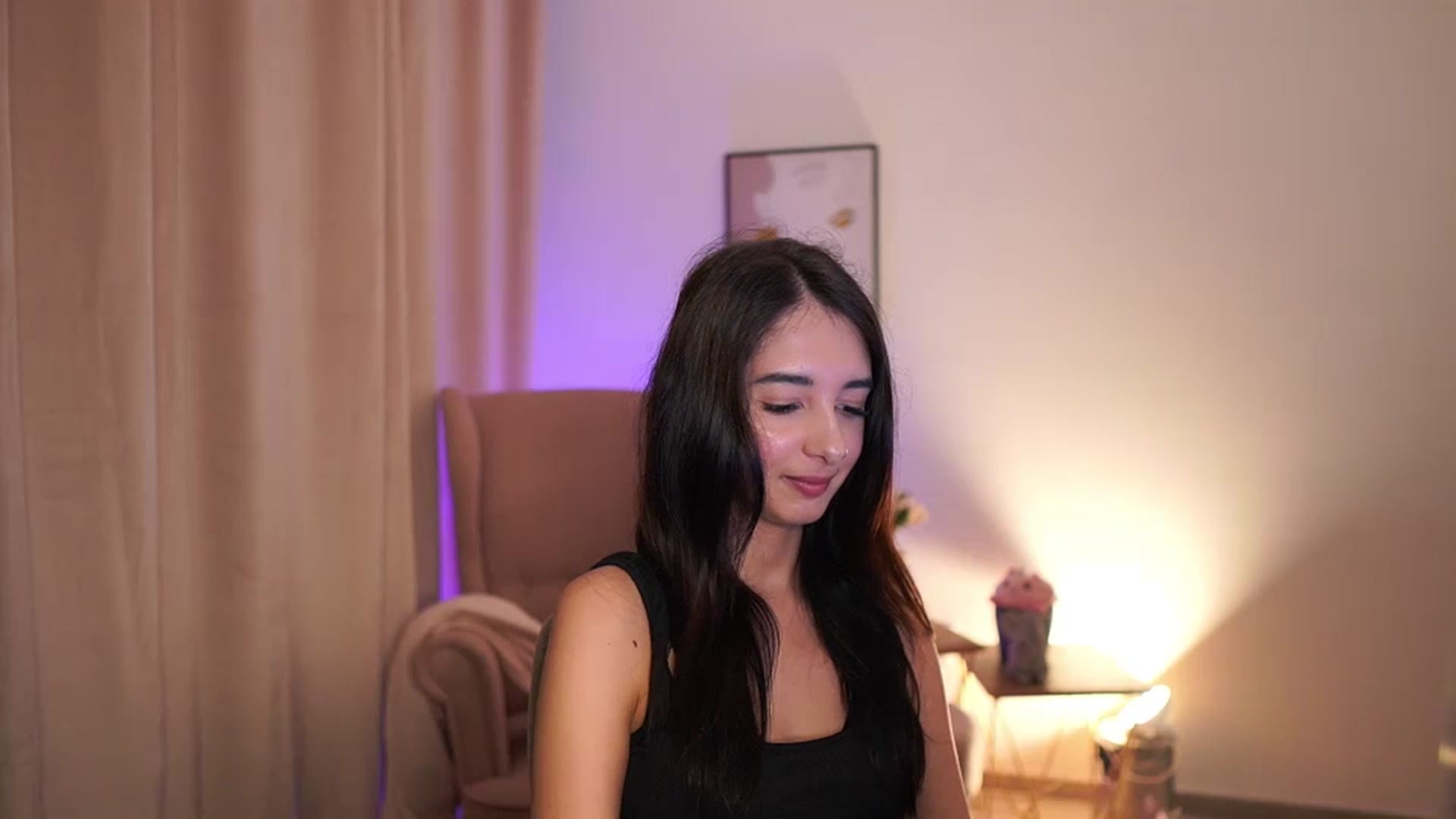 Gallery image thumbnail from Jacky__smith's myfreecams stream on, 04/20/2025, 11:49 image 9 of 20
