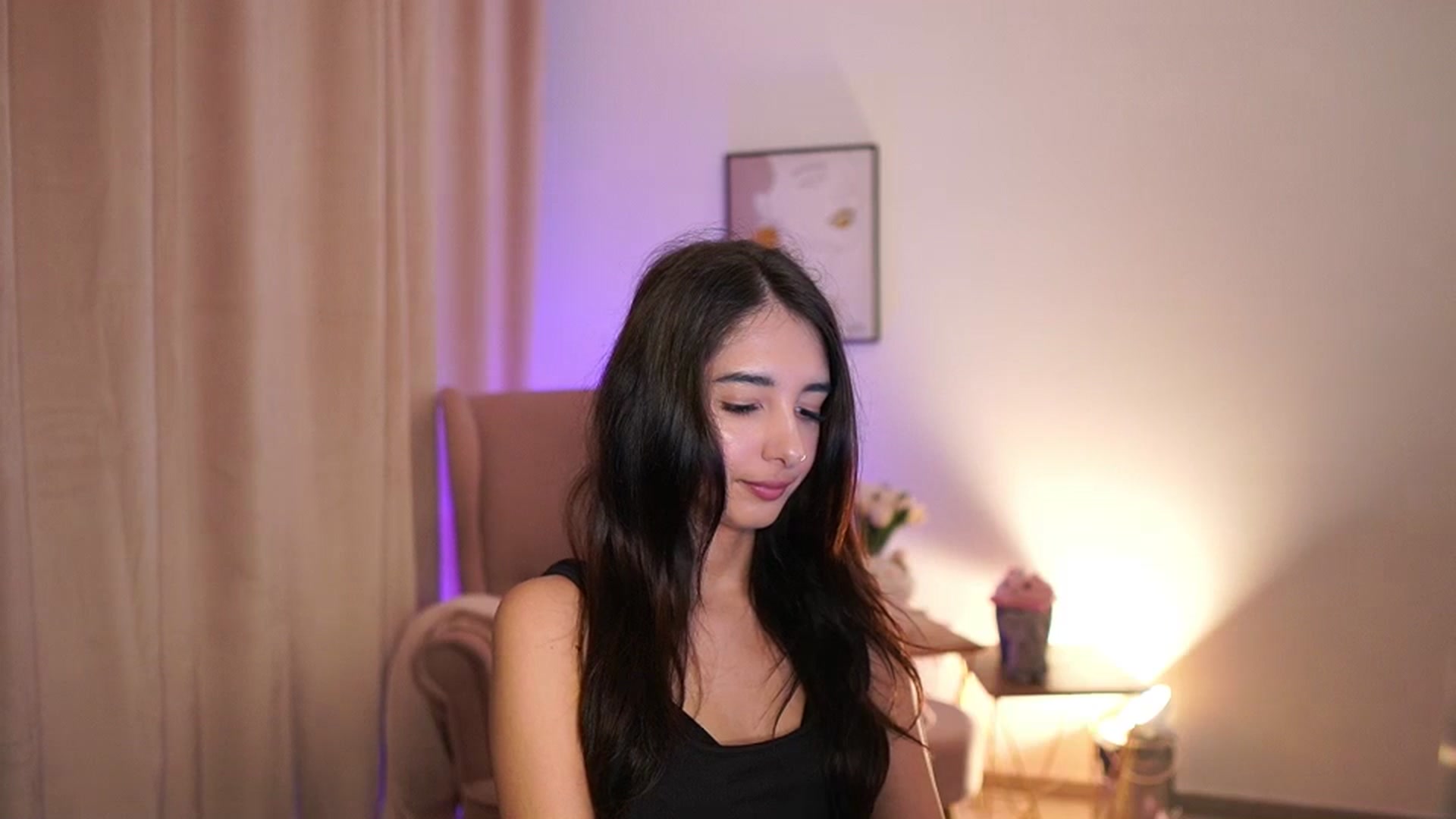Gallery image thumbnail from Jacky__smith's myfreecams stream on, 04/20/2025, 11:49 image 6 of 20