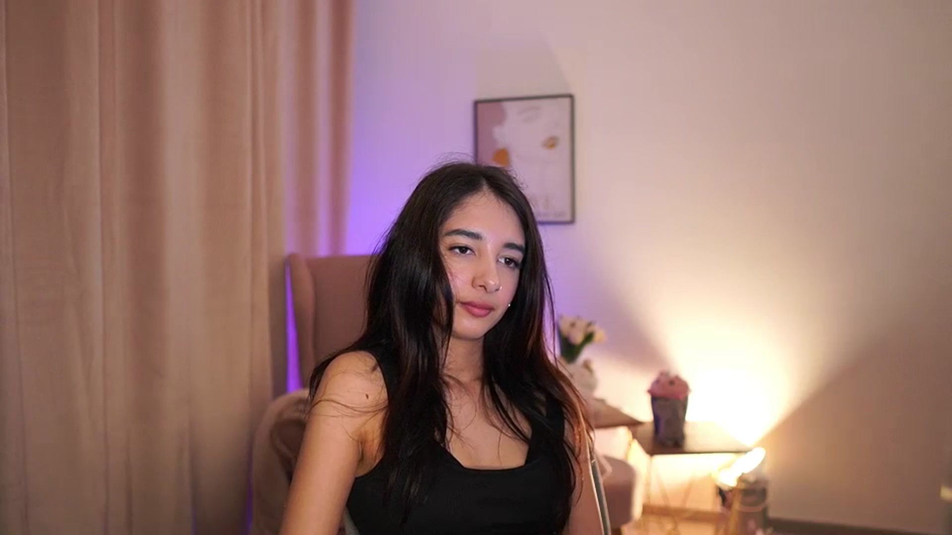 Gallery image thumbnail from Jacky__smith's myfreecams stream on, 04/20/2025, 11:49 image 16 of 20