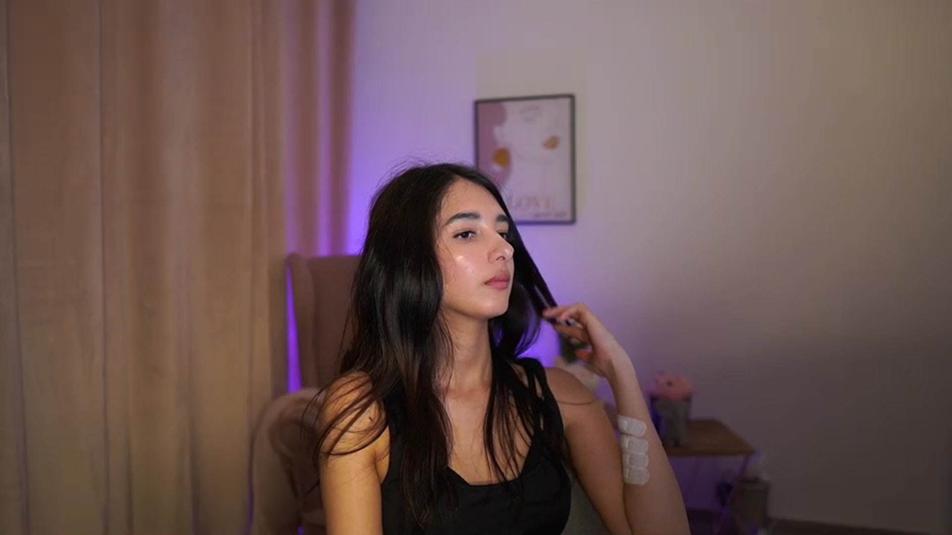 Gallery image thumbnail from Jacky__smith's myfreecams stream on, 04/20/2025, 14:51 image 10 of 20