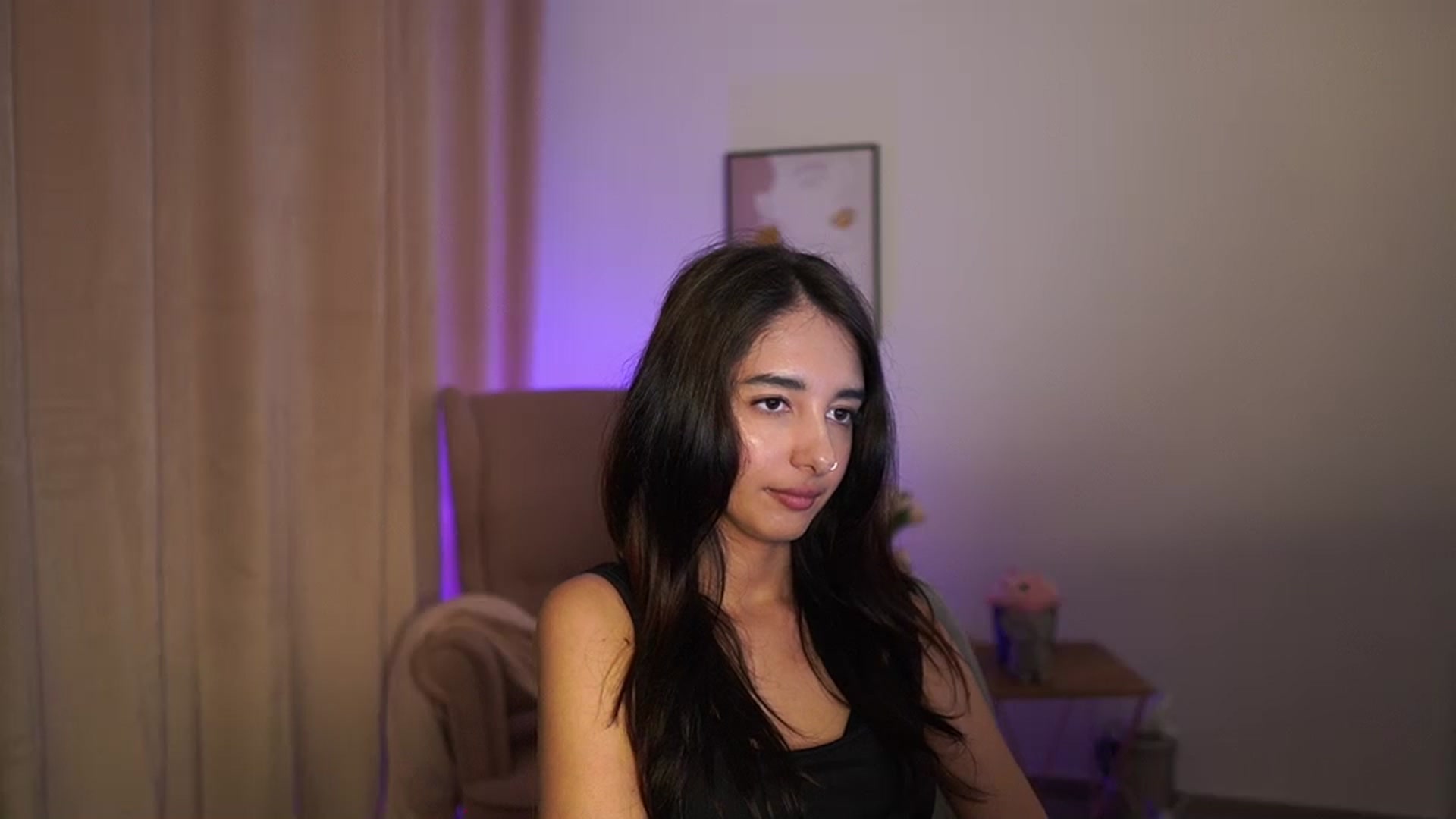 Gallery image thumbnail from Jacky__smith's myfreecams stream on, 04/20/2025, 15:35 image 4 of 20