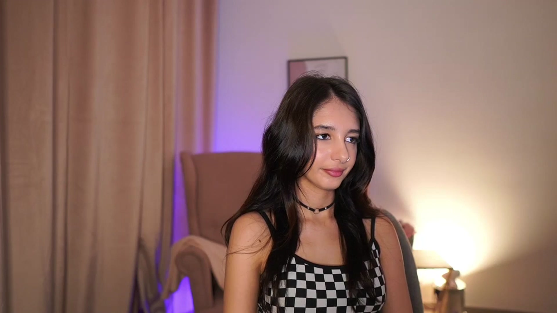 Gallery image thumbnail from Jacky__smith's myfreecams stream on, 04/29/2025, 12:46 image 4 of 20