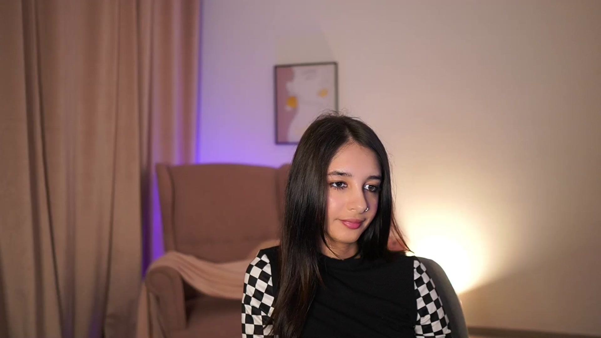 Gallery image thumbnail from Jacky__smith's myfreecams stream on, 04/30/2025, 13:36 image 4 of 20