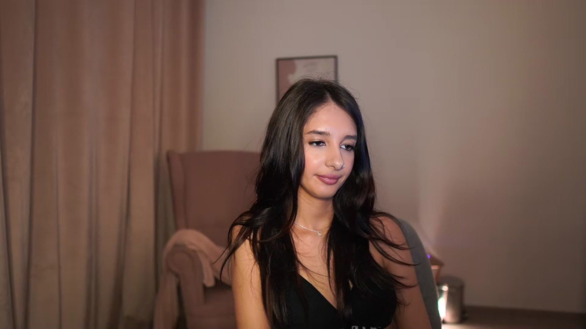 Gallery image thumbnail from Jacky__smith's myfreecams stream on, 05/06/2025, 14:08 image 6 of 20