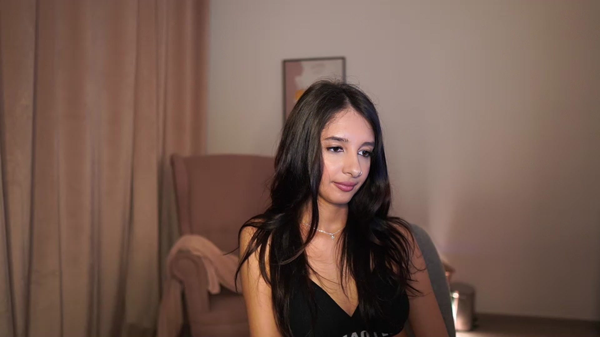 Gallery image thumbnail from Jacky__smith's myfreecams stream on, 05/06/2025, 14:08 image 9 of 20