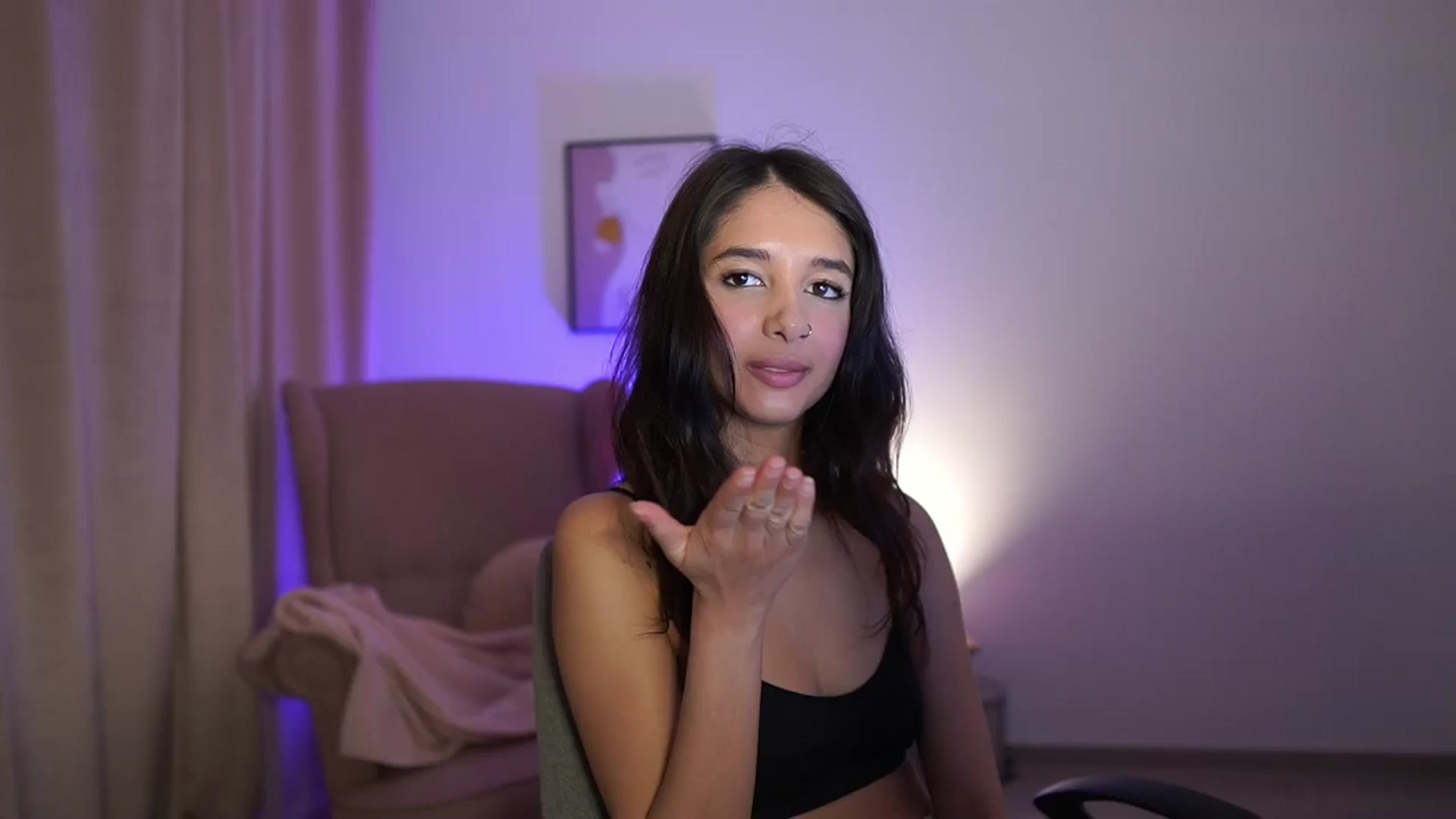 Gallery image thumbnail from Jacky__smith's myfreecams stream on, 05/13/2025, 10:02 image 8 of 20