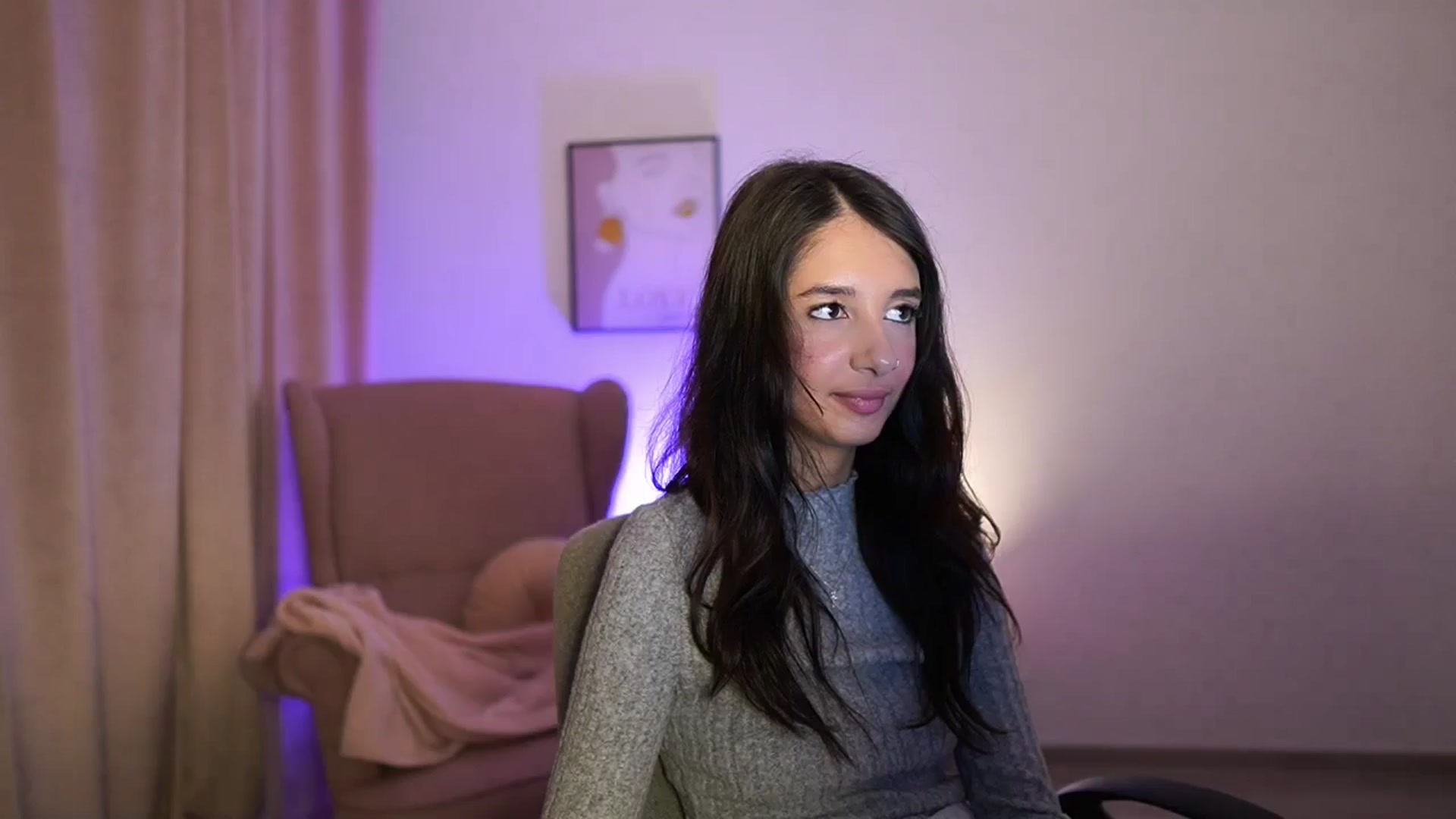 Gallery image thumbnail from Jacky__smith's myfreecams stream on, 05/13/2025, 10:02 image 1 of 20