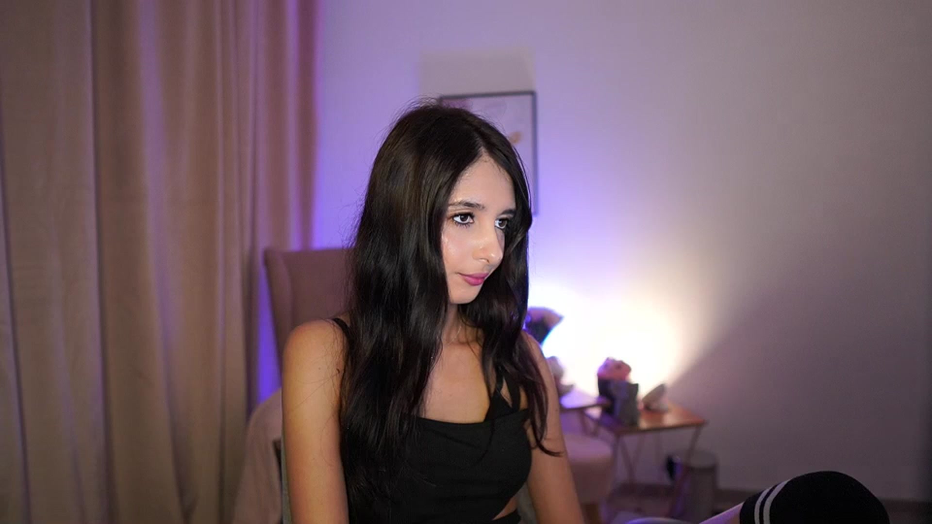 Gallery image thumbnail from Jacky__smith's myfreecams stream on, 06/16/2025, 10:45 image 3 of 20