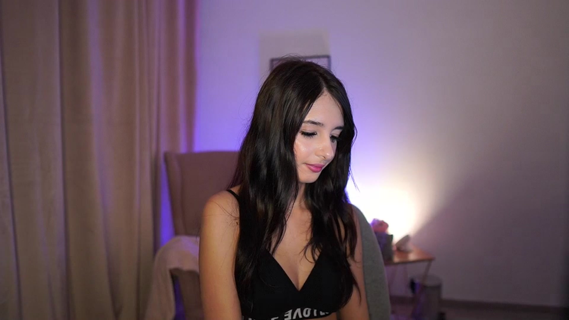 Gallery image thumbnail from Jacky__smith's myfreecams stream on, 06/16/2025, 11:24 image 5 of 20