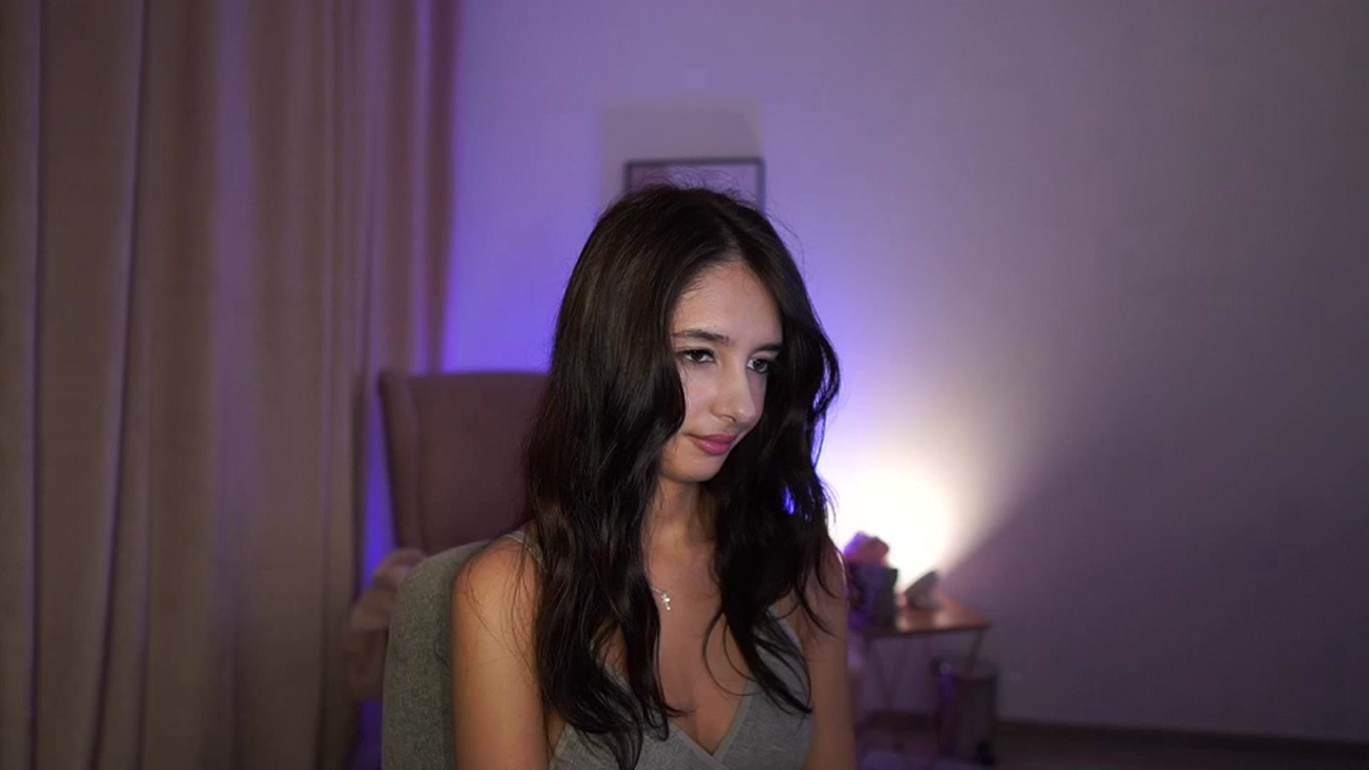 Gallery image thumbnail from Jacky__smith's myfreecams stream on, 06/27/2025, 11:36 image 7 of 20