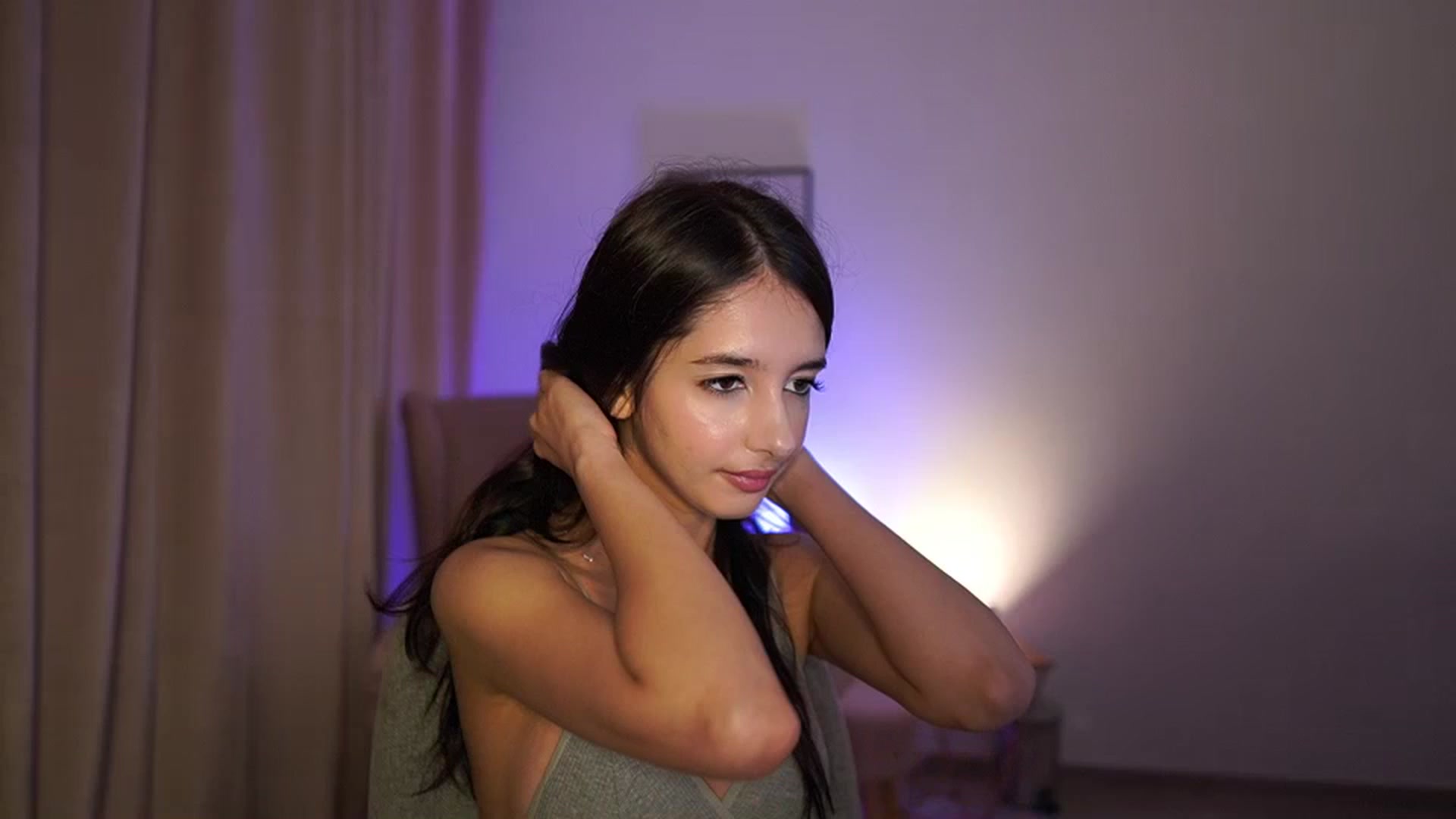 Gallery image thumbnail from Jacky__smith's myfreecams stream on, 06/27/2025, 11:36 image 13 of 20