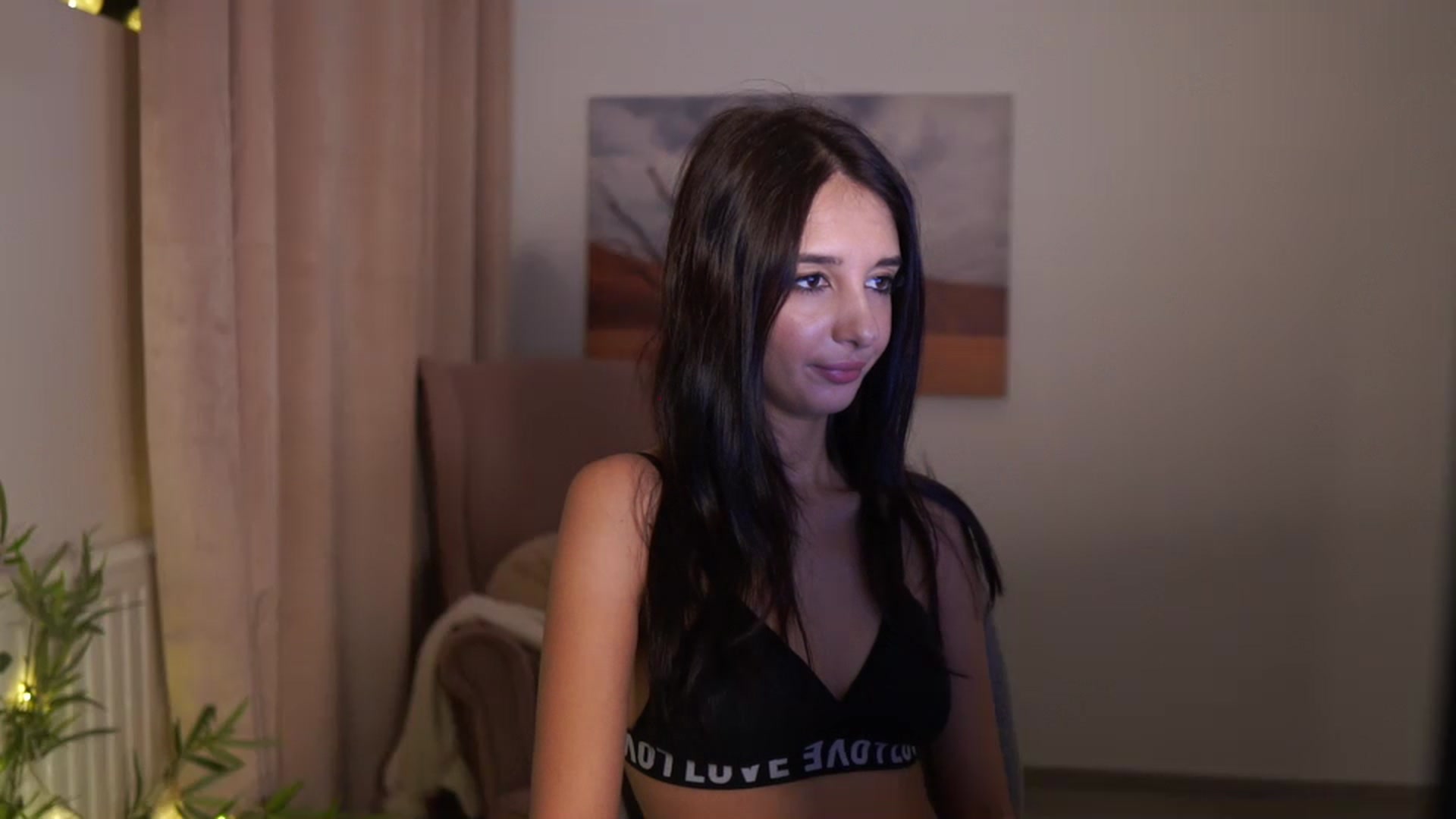 Gallery image thumbnail from Jacky__smith's myfreecams stream on, 08/25/2025, 11:29 image 16 of 20