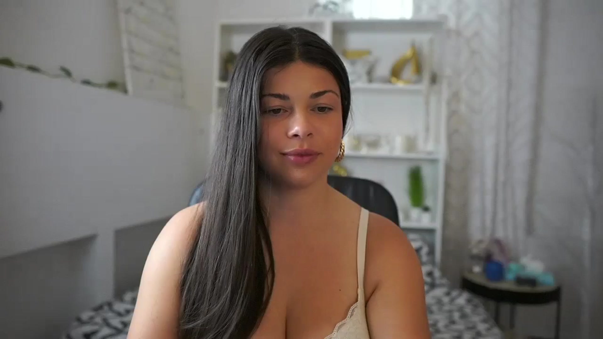Gallery image thumbnail from Jaclyn__Case's myfreecams stream on, 06/14/2024, 13:03 image 5 of 20