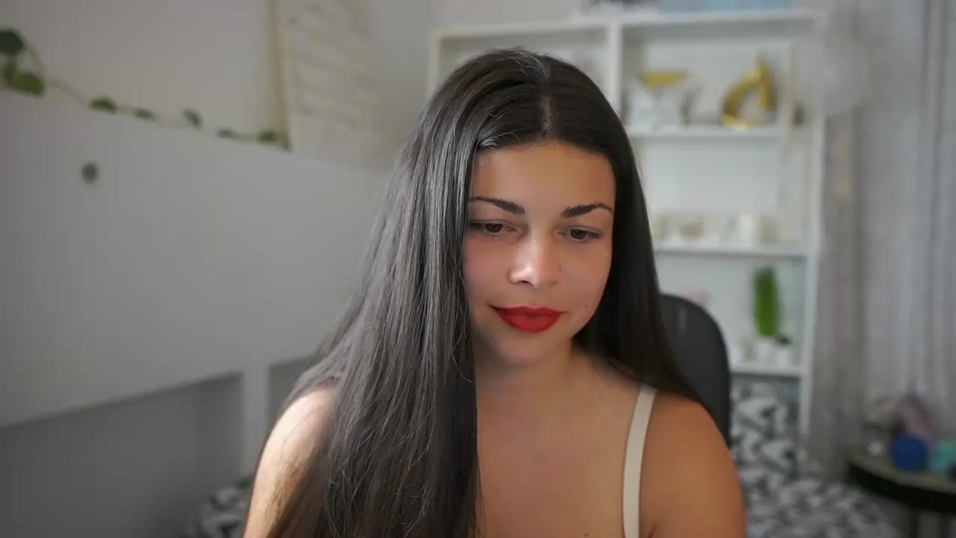 Gallery image thumbnail from Jaclyn__Case's myfreecams stream on, 06/19/2024, 18:03 image 16 of 20
