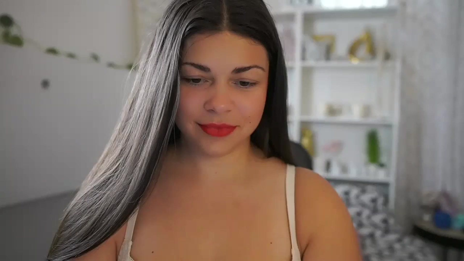 Gallery image thumbnail from Jaclyn__Case's myfreecams stream on, 06/20/2024, 14:12 image 10 of 20