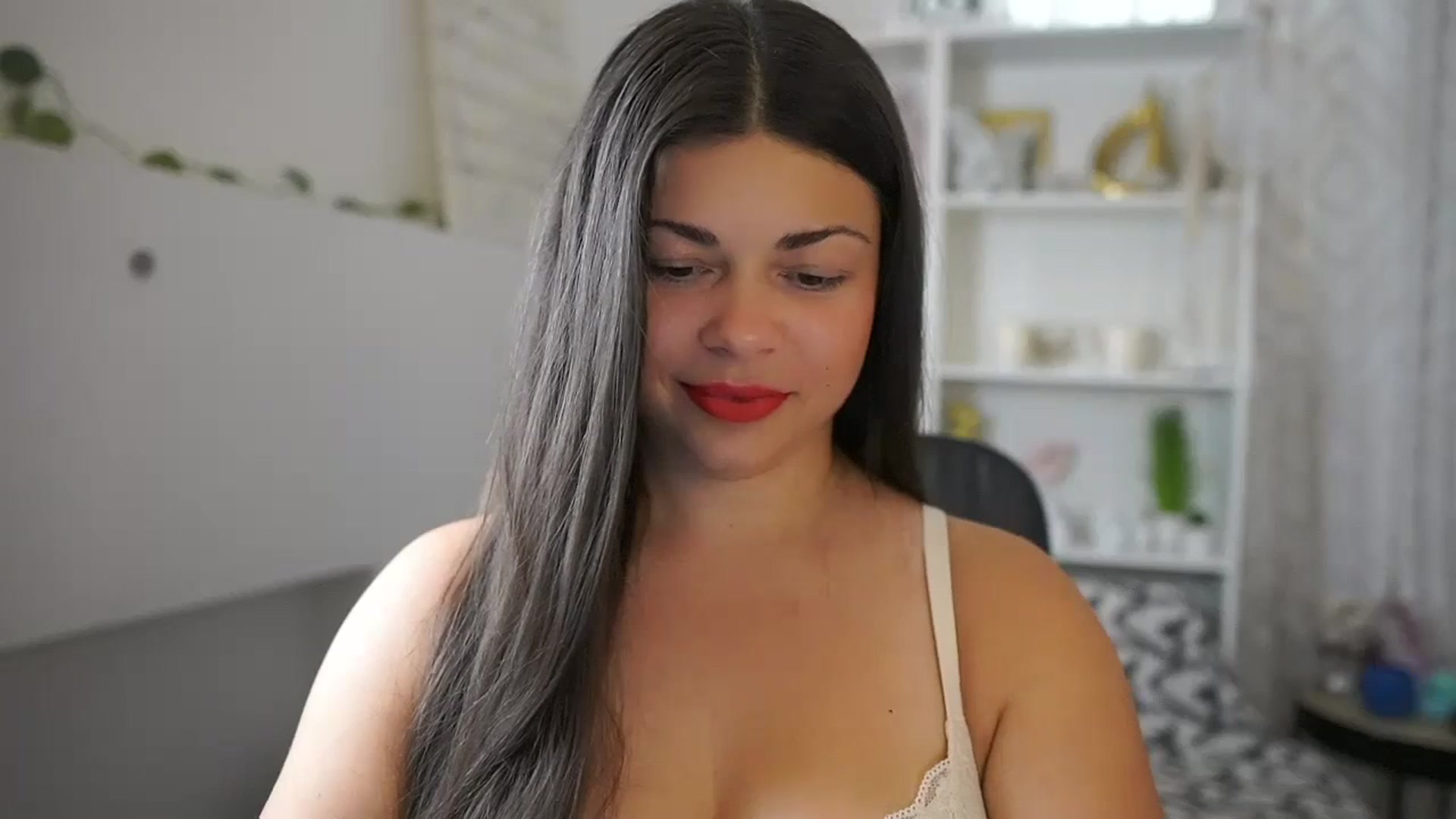 Gallery image thumbnail from Jaclyn__Case's myfreecams stream on, 06/20/2024, 14:12 image 3 of 20