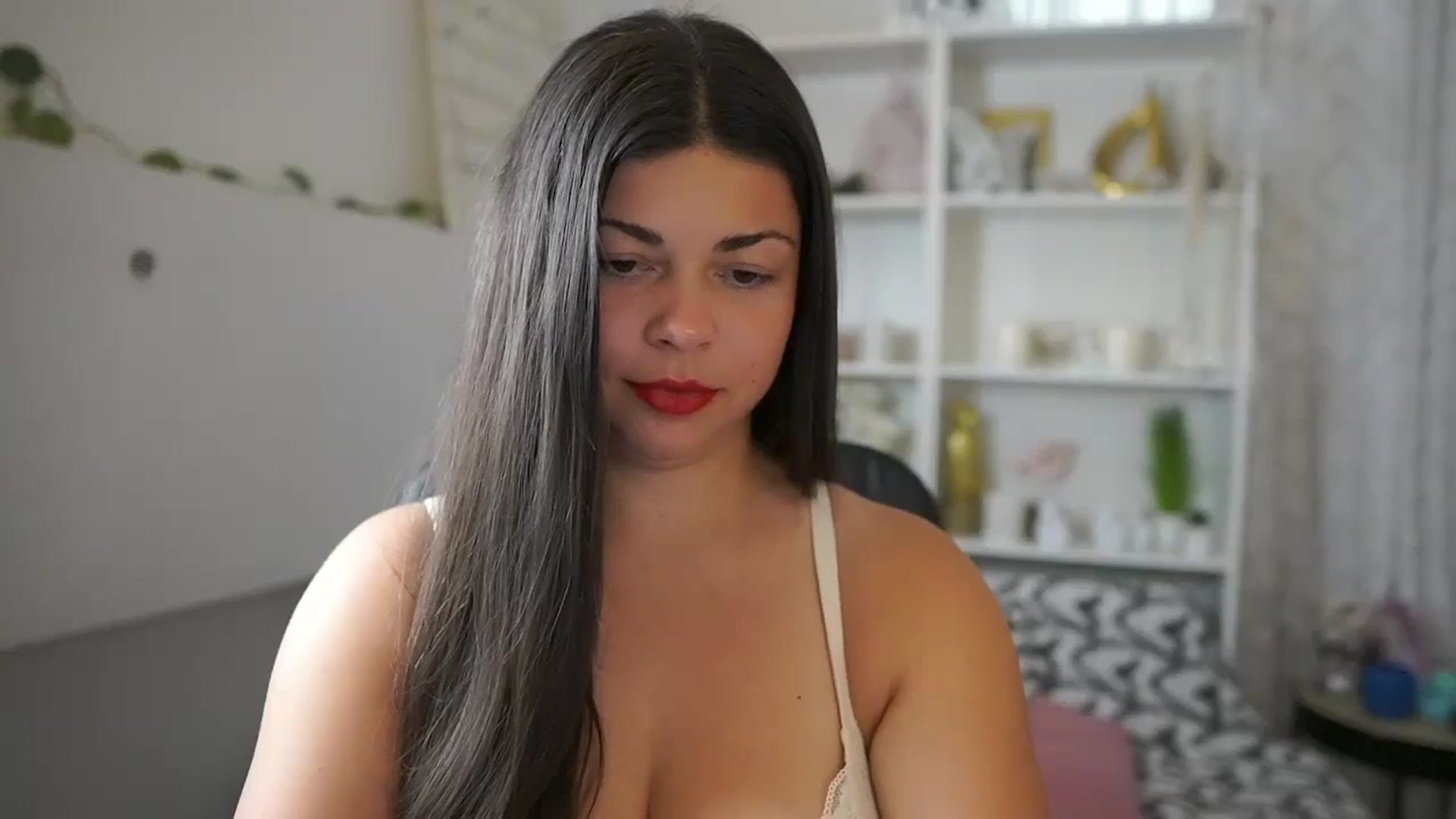 Gallery image thumbnail from Jaclyn__Case's myfreecams stream on, 06/20/2024, 15:15 image 16 of 20
