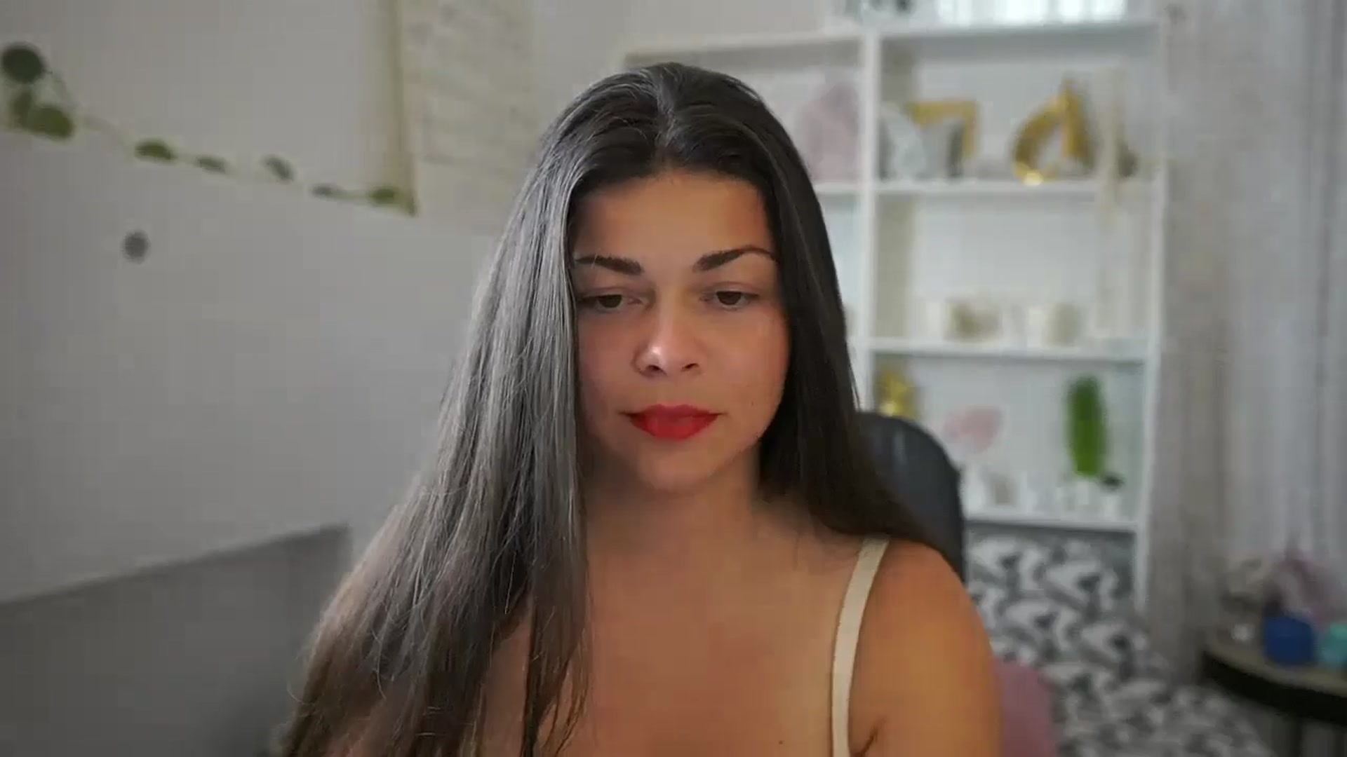 Gallery image thumbnail from Jaclyn__Case's myfreecams stream on, 06/20/2024, 16:12 image 18 of 20