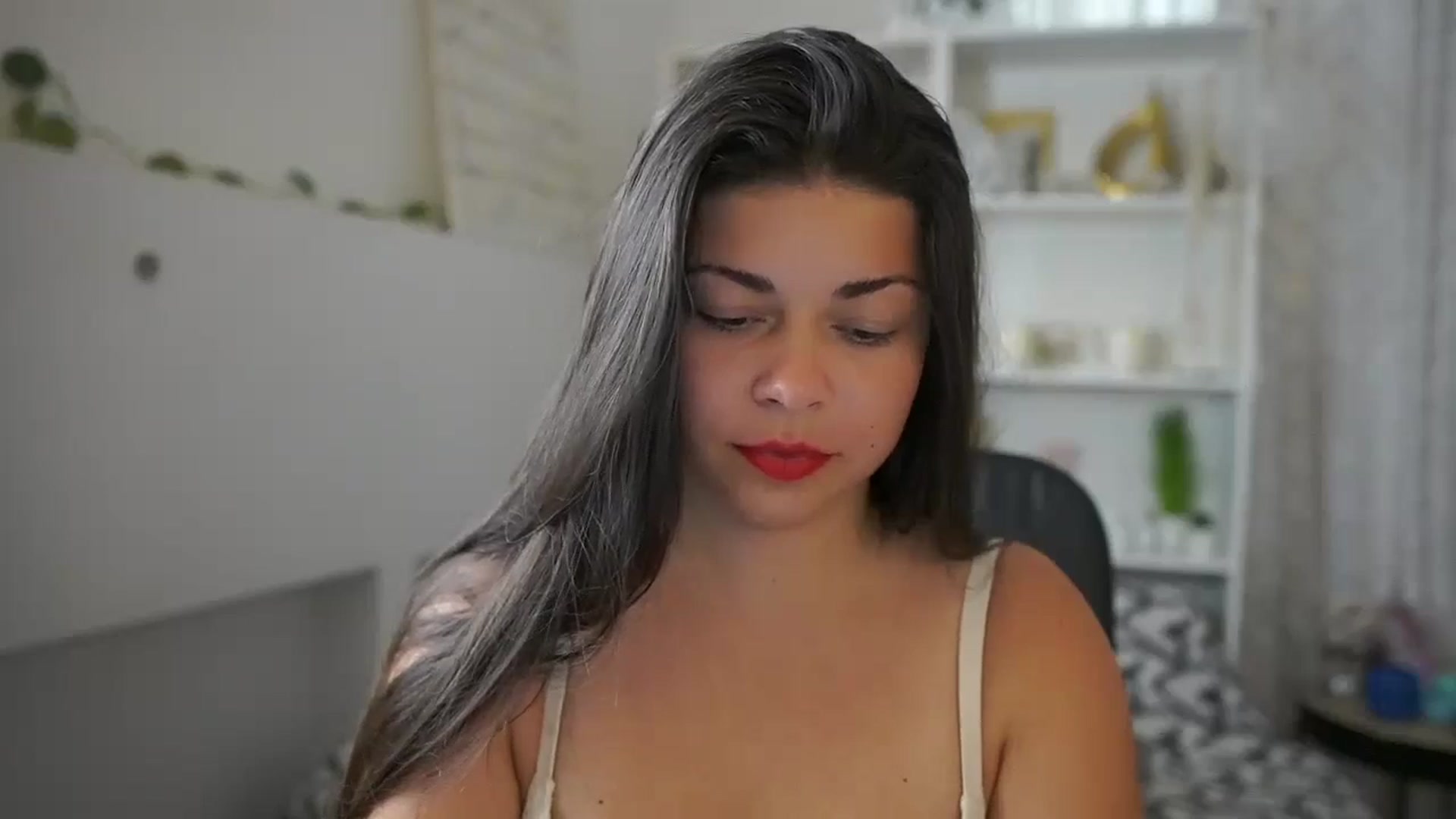 Gallery image thumbnail from Jaclyn__Case's myfreecams stream on, 06/20/2024, 16:12 image 17 of 20