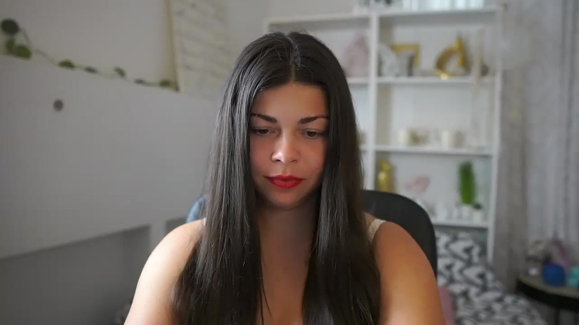 Gallery image thumbnail from Jaclyn__Case's myfreecams stream on, 06/20/2024, 17:19 image 2 of 20