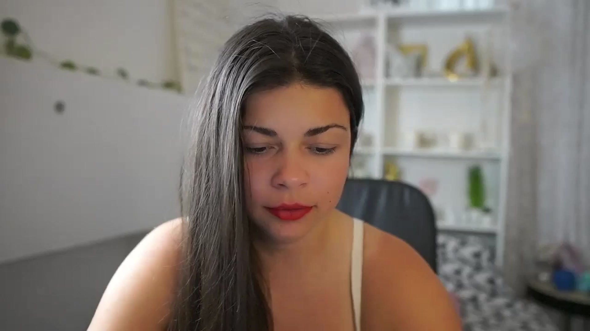 Gallery image thumbnail from Jaclyn__Case's myfreecams stream on, 06/20/2024, 17:19 image 9 of 20