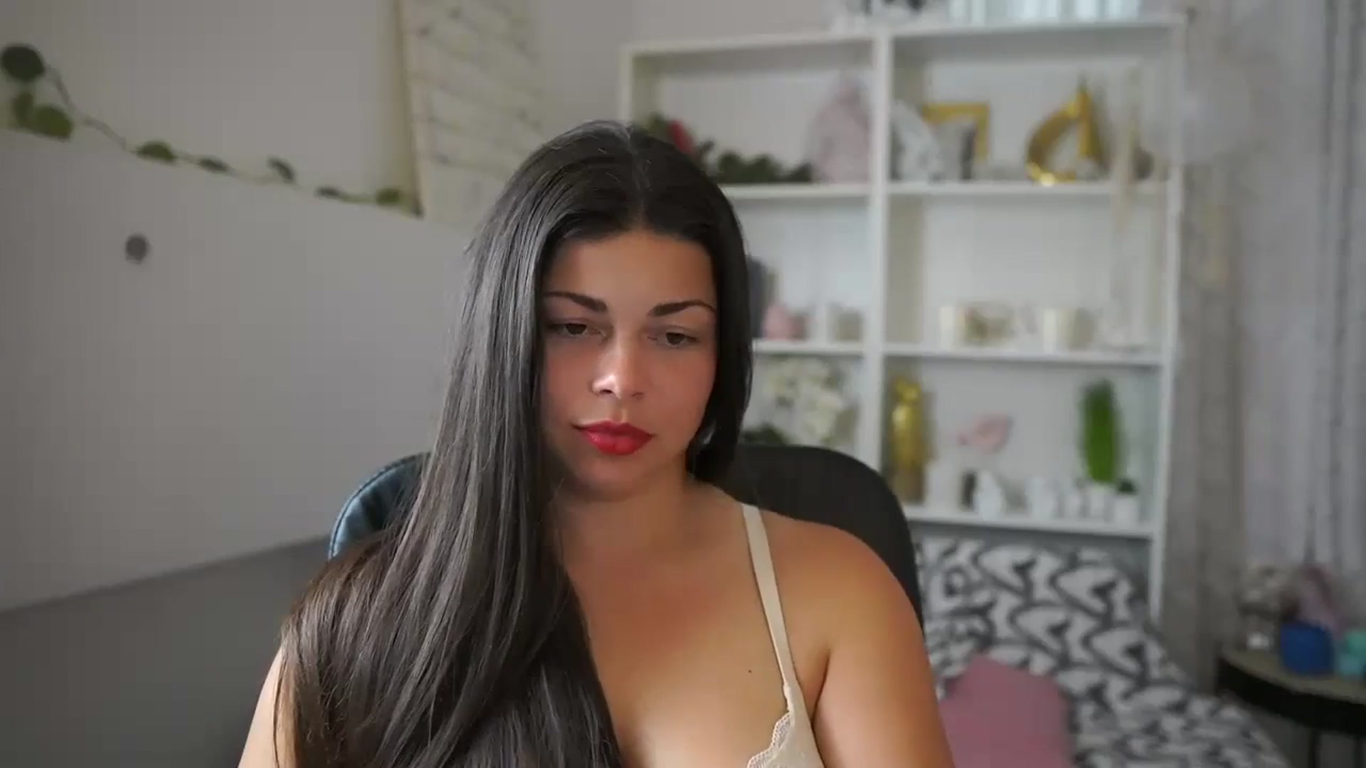 Gallery image thumbnail from Jaclyn__Case's myfreecams stream on, 06/20/2024, 17:19 image 18 of 20