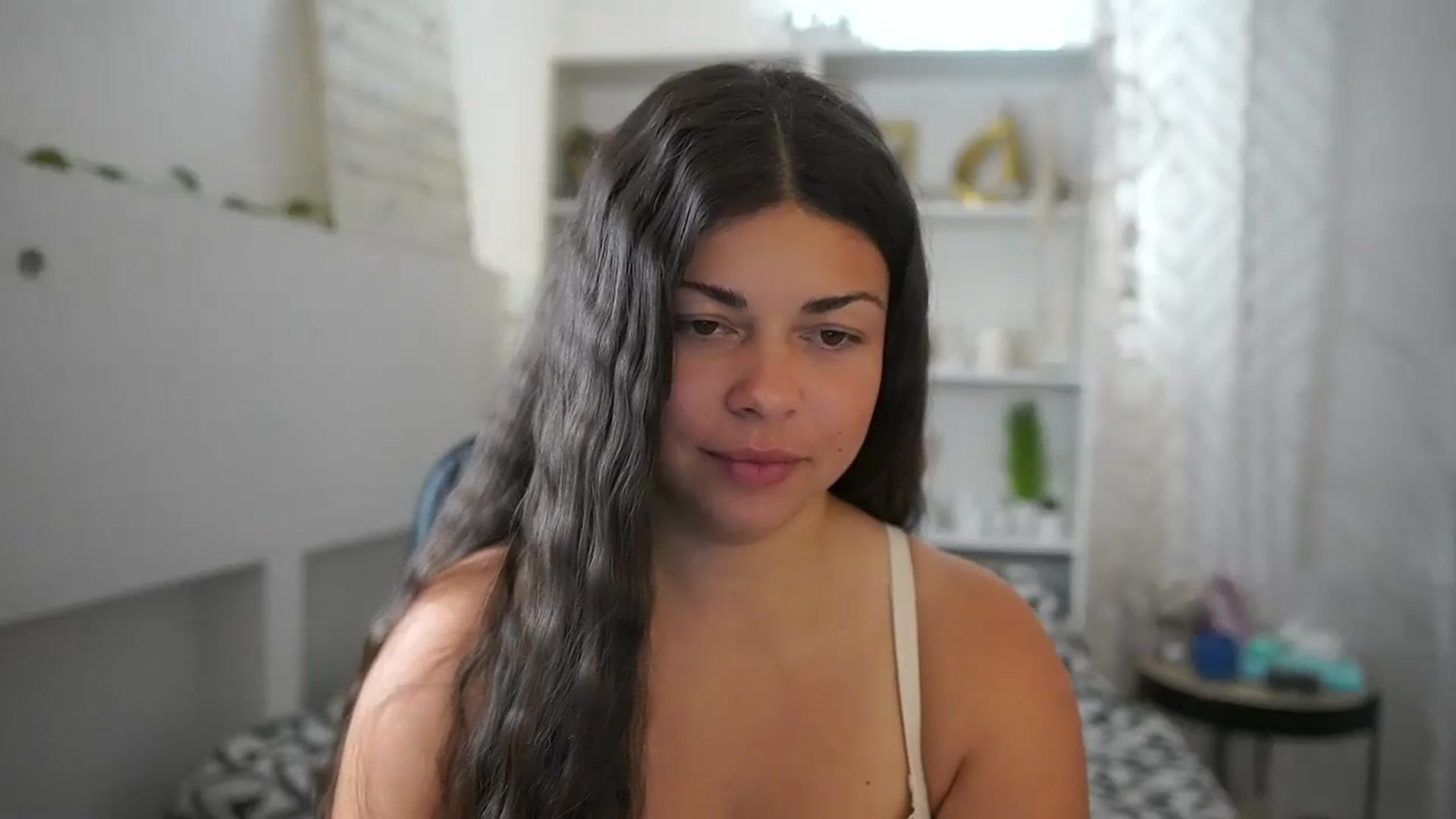 Gallery image thumbnail from Jaclyn__Case's myfreecams stream on, 06/21/2024, 09:49 image 9 of 20