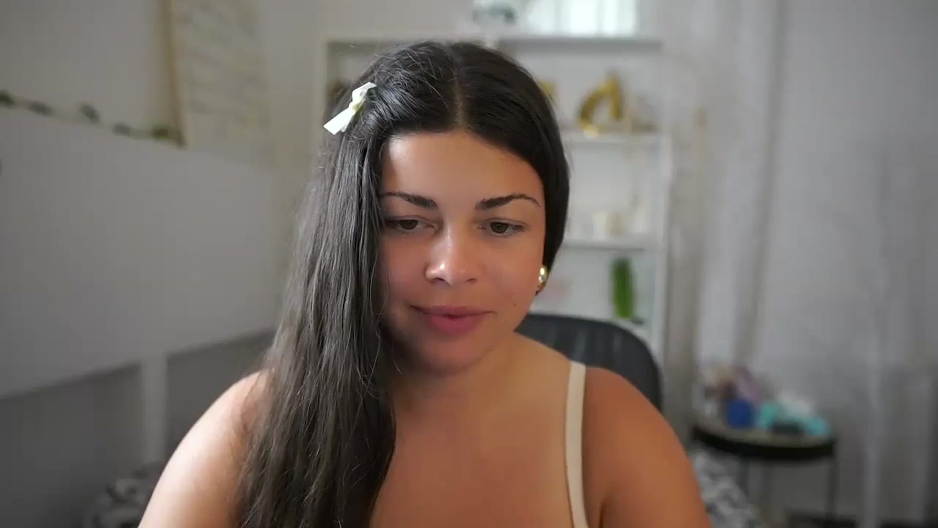 Gallery image thumbnail from Jaclyn__Case's myfreecams stream on, 06/23/2024, 16:43 image 3 of 20