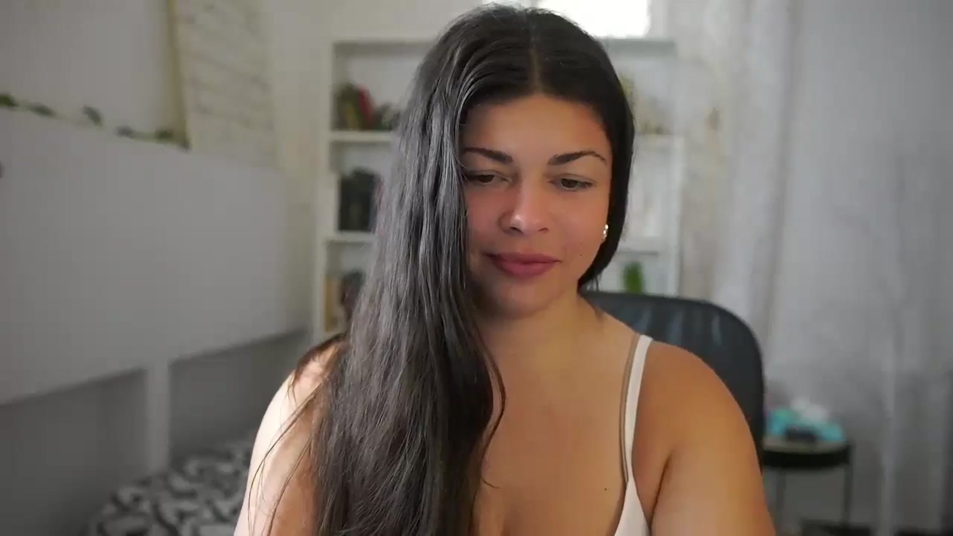 Gallery image thumbnail from Jaclyn__Case's myfreecams stream on, 06/24/2024, 09:35 image 15 of 20