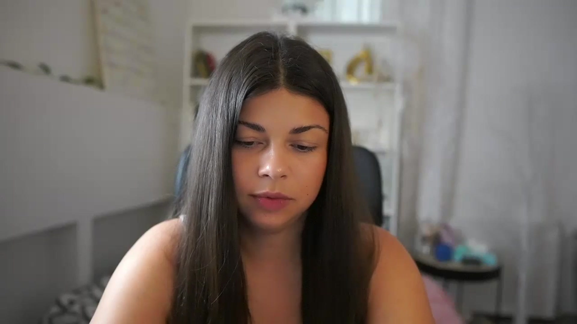 Gallery image thumbnail from Jaclyn__Case's myfreecams stream on, 06/26/2024, 16:26 image 8 of 20
