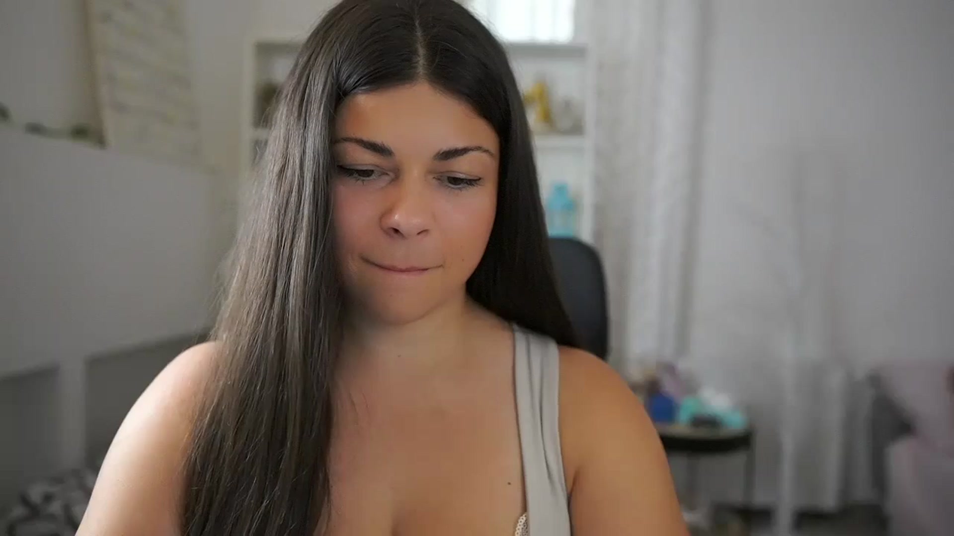 Gallery image thumbnail from Jaclyn__Case's myfreecams stream on, 06/27/2024, 11:10 image 7 of 20