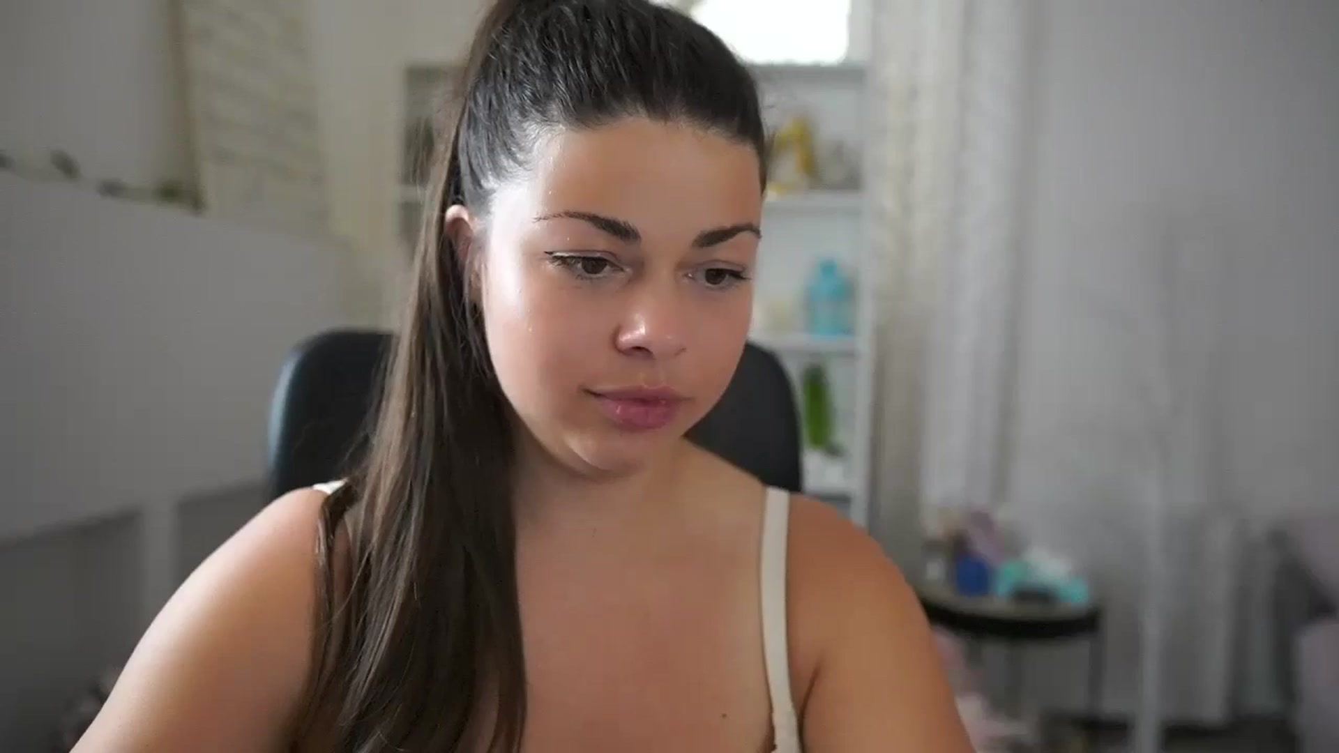 Gallery image thumbnail from Jaclyn__Case's myfreecams stream on, 06/27/2024, 14:43 image 1 of 20