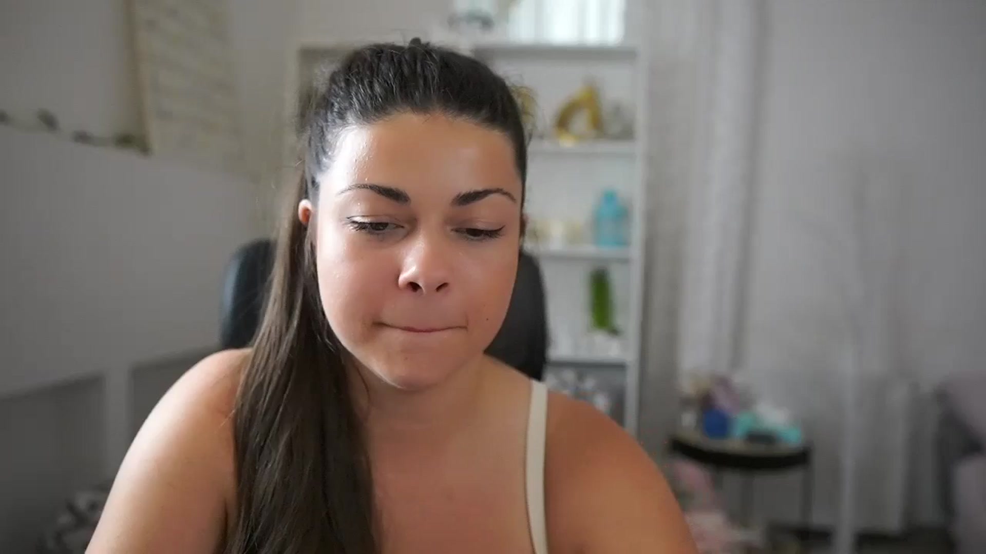 Gallery image thumbnail from Jaclyn__Case's myfreecams stream on, 06/27/2024, 15:07 image 9 of 20