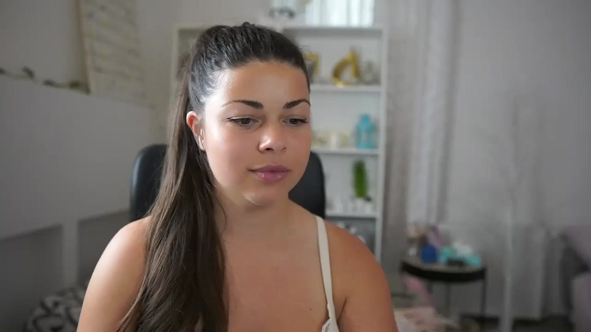 Gallery image thumbnail from Jaclyn__Case's myfreecams stream on, 06/27/2024, 15:07 image 8 of 20