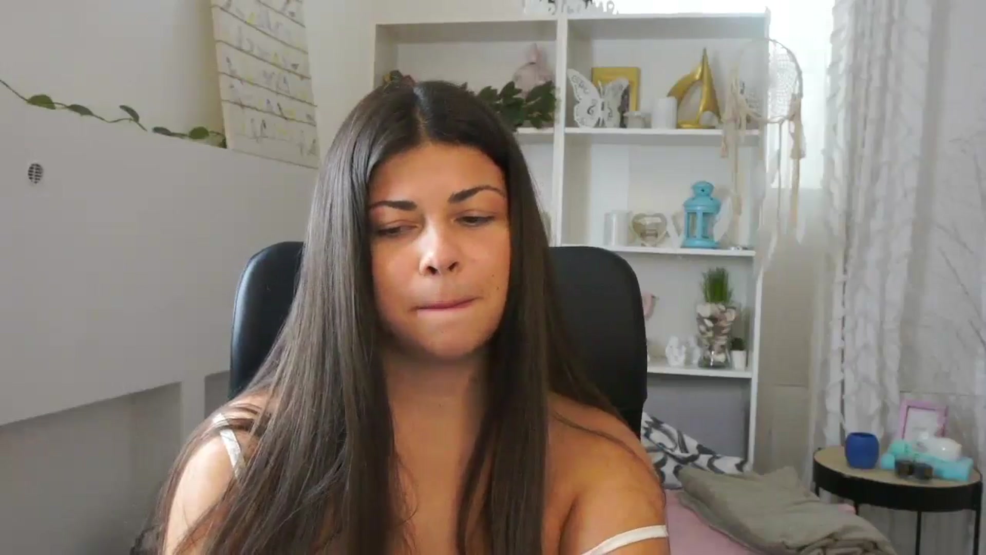 Gallery image thumbnail from Jaclyn__Case's myfreecams stream on, 07/13/2024, 12:15 image 6 of 20