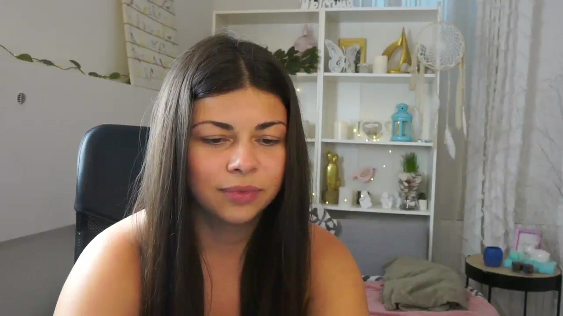 Gallery image thumbnail from Jaclyn__Case's myfreecams stream on, 07/14/2024, 17:32 image 16 of 20