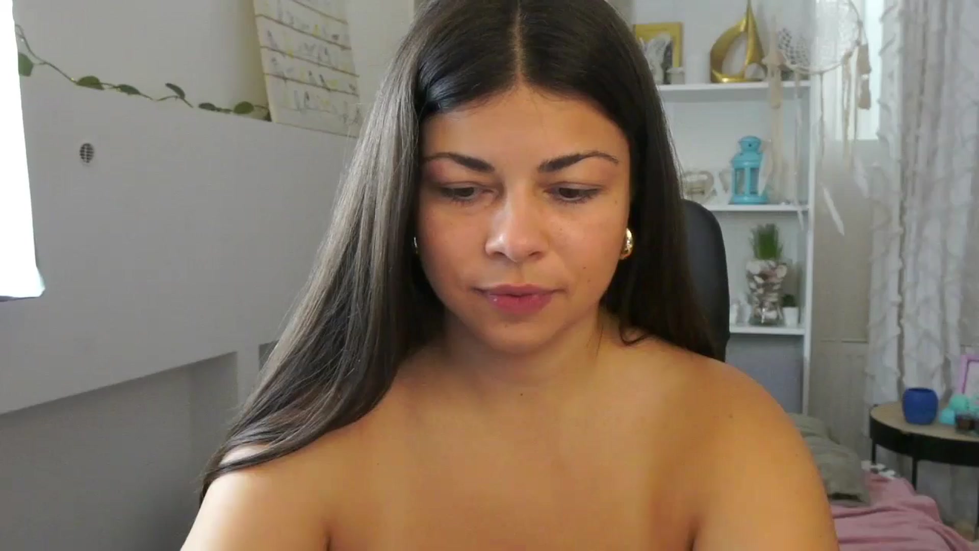 Gallery image thumbnail from Jaclyn__Case's myfreecams stream on, 07/15/2024, 10:02 image 16 of 20