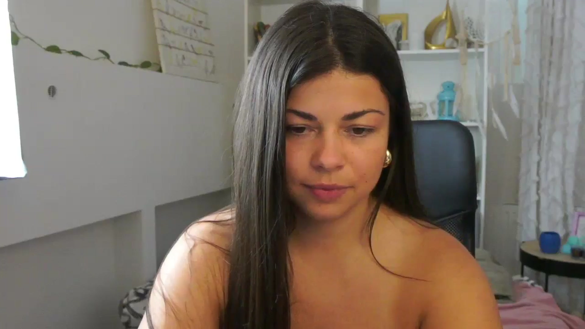 Gallery image thumbnail from Jaclyn__Case's myfreecams stream on, 07/15/2024, 11:11 image 19 of 20
