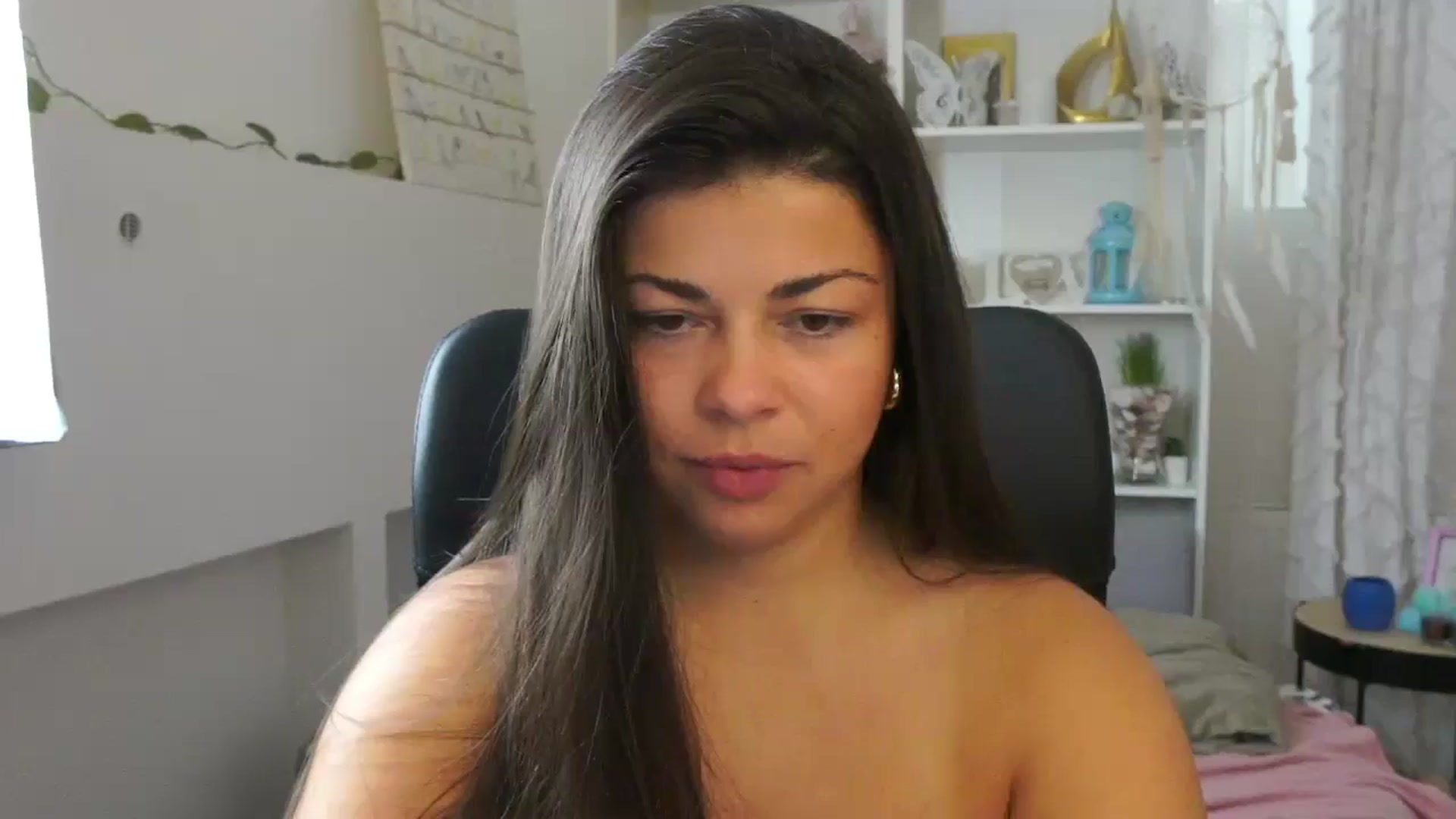Gallery image thumbnail from Jaclyn__Case's myfreecams stream on, 07/15/2024, 11:11 image 1 of 20