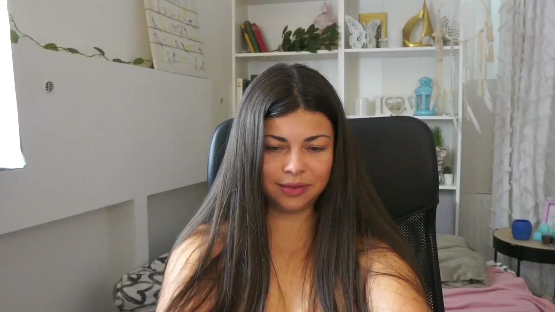 Gallery image thumbnail from Jaclyn__Case's myfreecams stream on, 07/15/2024, 11:11 image 11 of 20