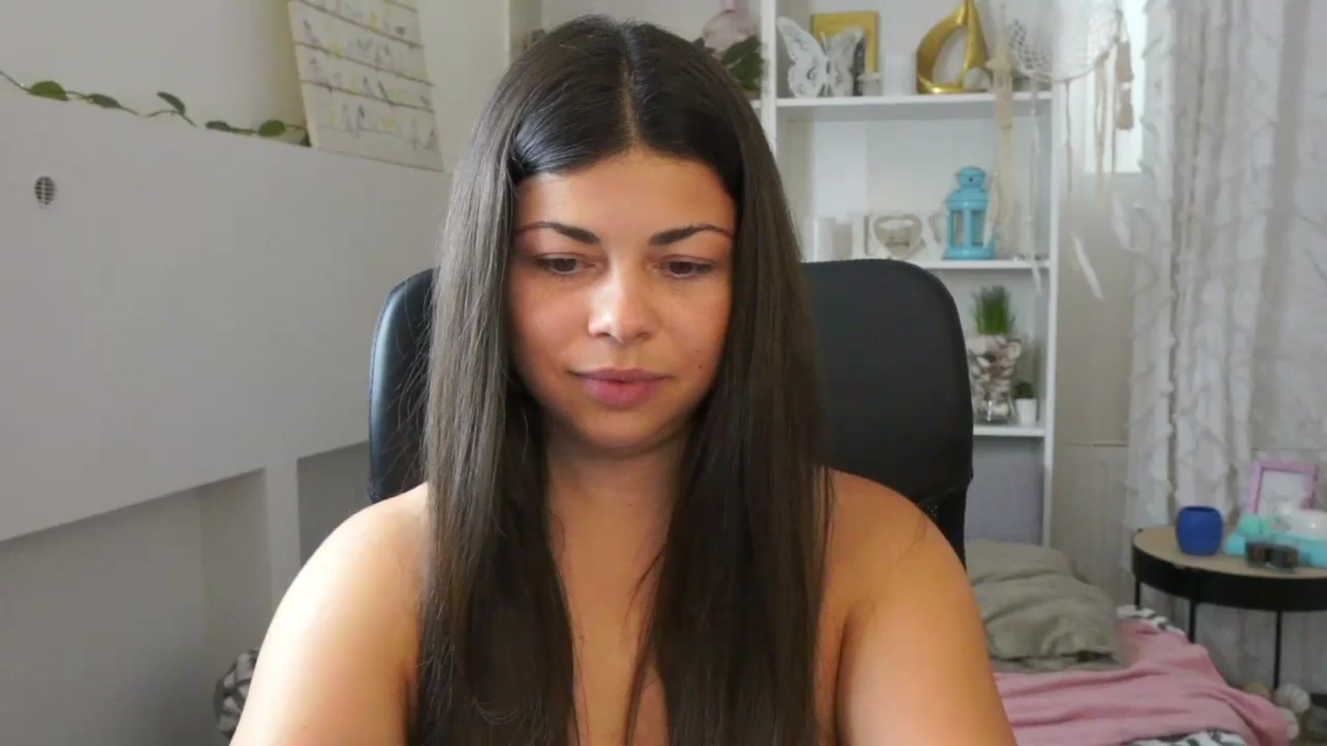Gallery image thumbnail from Jaclyn__Case's myfreecams stream on, 07/15/2024, 12:42 image 19 of 20