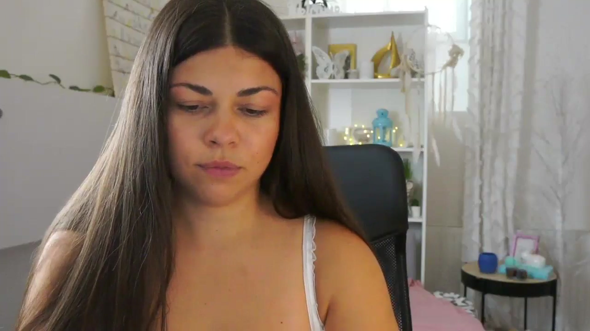 Gallery image thumbnail from Jaclyn__Case's myfreecams stream on, 07/19/2024, 09:23 image 10 of 20