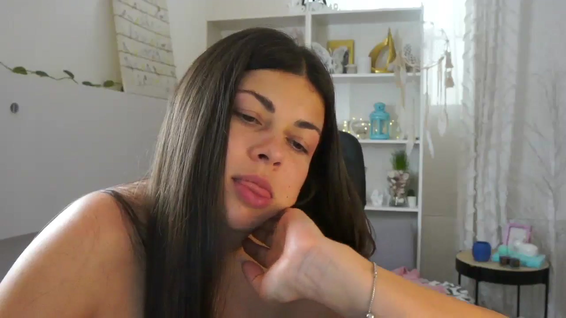Gallery image thumbnail from Jaclyn__Case's myfreecams stream on, 07/19/2024, 13:03 image 13 of 20
