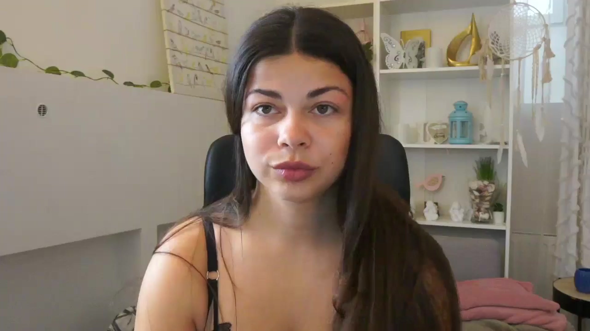 Gallery image thumbnail from Jaclyn__Case's myfreecams stream on, 07/21/2024, 08:54 image 9 of 20